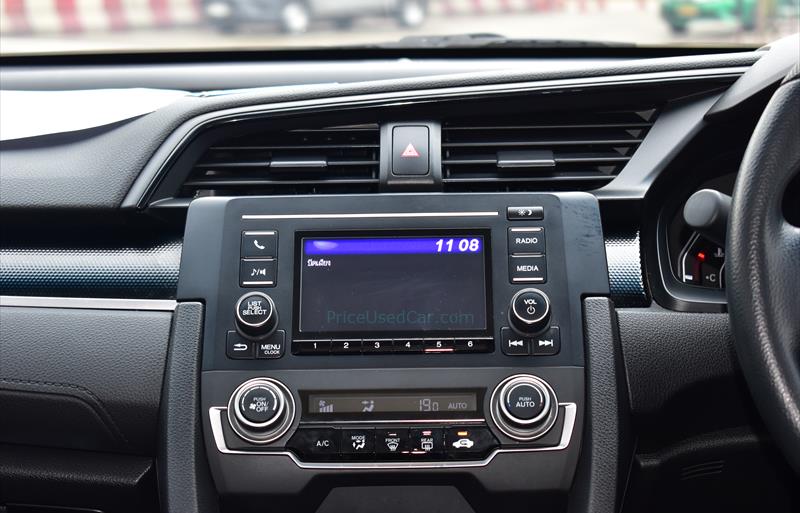 ขายรถเก๋งมือสอง-honda-ฮอนด้า-civic-ซีวิค-รถปี2019-รหัส68718-323f3e01.jpg ขายรถเก๋งมือสอง-honda-ฮอนด้า-civic-ซีวิค-รถปี2019-รหัส68718-323f3e01.jpg
