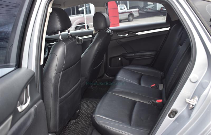 ขายรถเก๋งมือสอง-honda-ฮอนด้า-civic-ซีวิค-รถปี2019-รหัส68718-8a38db58.jpg ขายรถเก๋งมือสอง-honda-ฮอนด้า-civic-ซีวิค-รถปี2019-รหัส68718-8a38db58.jpg