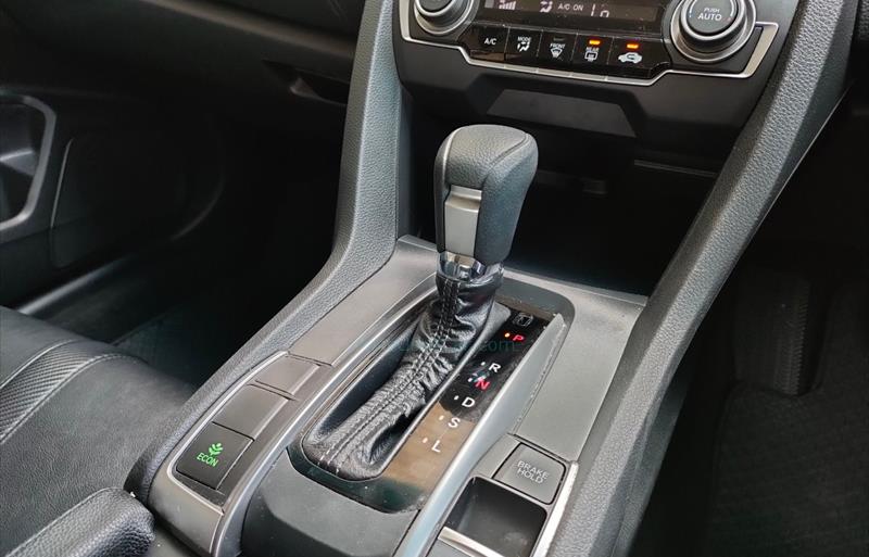 ขายรถเก๋งมือสอง-honda-ฮอนด้า-civic-ซีวิค-รถปี2019-รหัส68741-8fa31812.jpg ขายรถเก๋งมือสอง-honda-ฮอนด้า-civic-ซีวิค-รถปี2019-รหัส68741-8fa31812.jpg