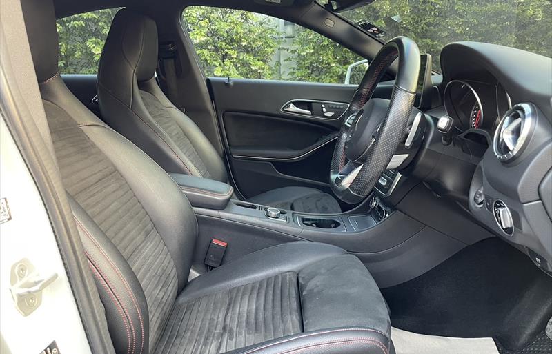 ขายรถเก๋งมือสอง-mercedes-benz-เมอร์เซเดสเบนซ์-cla250-amg-ซีแอลเอสองห้าศูนย์-เอเอ็มจี-รถปี2017-รหัส68753-61039f5a.jpg ขายรถเก๋งมือสอง-mercedes-benz-เมอร์เซเดสเบนซ์-cla250-amg-ซีแอลเอสองห้าศูนย์-เอเอ็มจี-รถปี2017-รหัส68753-61039f5a.jpg