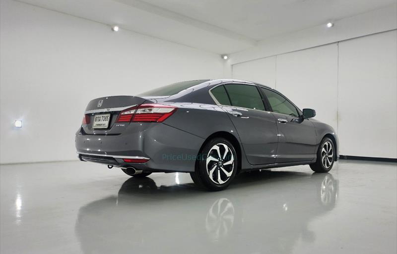 ขายรถเก๋งมือสอง honda accord รถปี2017 รหัส 68768 รูปที่4