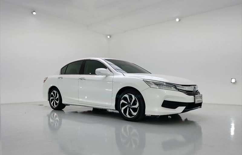 ขายรถเก๋งมือสอง-honda-ฮอนด้า-accord-แอคคอร์ด-รถปี2017-รหัส68769-bc46bf42.jpg ขายรถเก๋งมือสอง-honda-ฮอนด้า-accord-แอคคอร์ด-รถปี2017-รหัส68769-bc46bf42.jpg