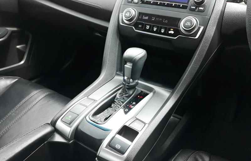 ขายรถเก๋งมือสอง-honda-ฮอนด้า-civic-ซีวิค-รถปี2019-รหัส68870-5dad6250.jpg ขายรถเก๋งมือสอง-honda-ฮอนด้า-civic-ซีวิค-รถปี2019-รหัส68870-5dad6250.jpg
