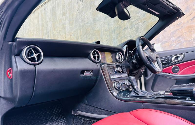 ขายรถเก๋งมือสอง-mercedes-benz-เมอร์เซเดสเบนซ์-slk200-amg-รถปี2013-รหัส68956-f39329b5.jpg ขายรถเก๋งมือสอง-mercedes-benz-เมอร์เซเดสเบนซ์-slk200-amg-รถปี2013-รหัส68956-f39329b5.jpg