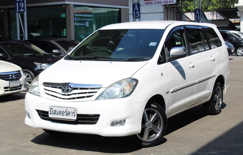 รถตู้มือสอง TOYOTA INNOVA รถปี 2010
