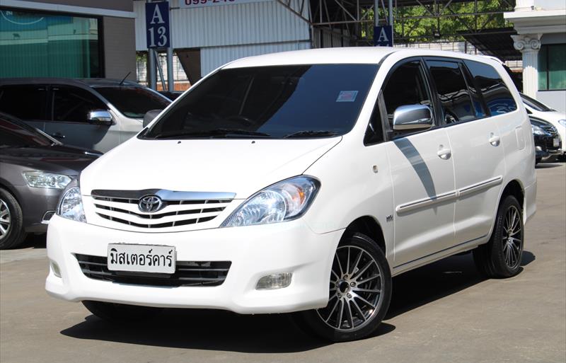 รถตู้มือสอง TOYOTA INNOVA รถปี 2010