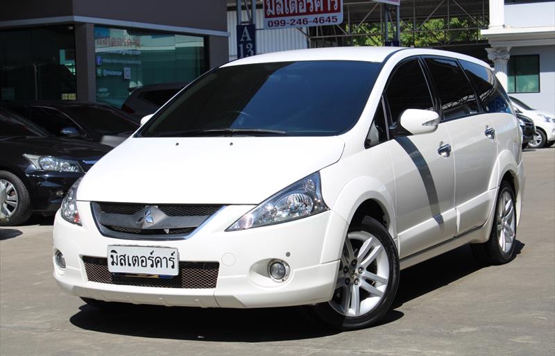 รถตู้มือสอง MITSUBISHI SPACE WAGON รถปี 2011