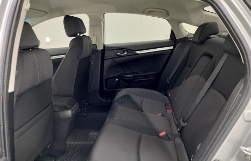 ขายรถเก๋งมือสอง-honda-ฮอนด้า-civic-ซีวิค-รถปี2018-รหัส69128-b64b6f3e.jpg ขายรถเก๋งมือสอง-honda-ฮอนด้า-civic-ซีวิค-รถปี2018-รหัส69128-b64b6f3e.jpg