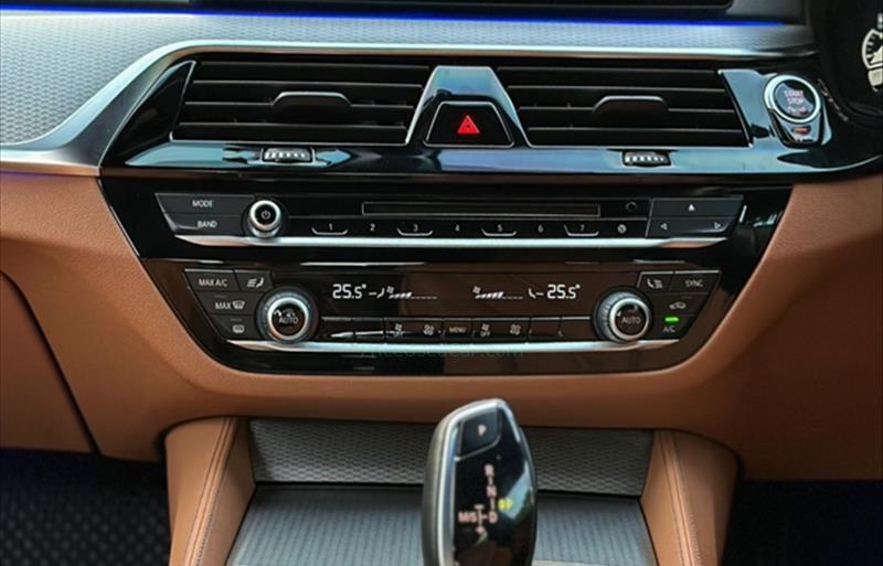 ขายรถเก๋งมือสอง-bmw-บีเอ็มดับบลิว-520d-ห้าสองศูนย์ดี-รถปี2020-รหัส69140-6dda517b.jpg ขายรถเก๋งมือสอง-bmw-บีเอ็มดับบลิว-520d-ห้าสองศูนย์ดี-รถปี2020-รหัส69140-6dda517b.jpg