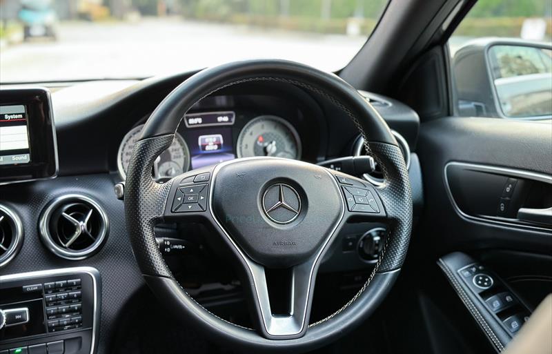 ขายรถเก๋งมือสอง-mercedes-benz-เมอร์เซเดสเบนซ์-a180-รถปี2014-รหัส69146-21ccd40d.jpg ขายรถเก๋งมือสอง-mercedes-benz-เมอร์เซเดสเบนซ์-a180-รถปี2014-รหัส69146-21ccd40d.jpg