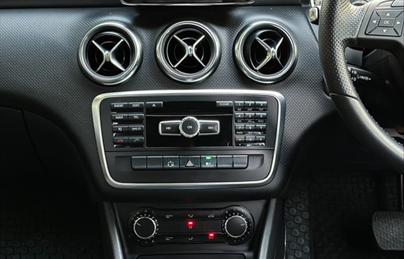 ขายรถเก๋งมือสอง-mercedes-benz-เมอร์เซเดสเบนซ์-a180-รถปี2014-รหัส69146-328043a1.jpg ขายรถเก๋งมือสอง-mercedes-benz-เมอร์เซเดสเบนซ์-a180-รถปี2014-รหัส69146-328043a1.jpg