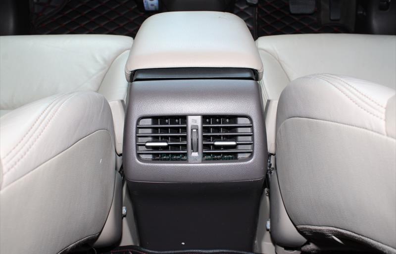 ขายรถ-suv-มือสอง-honda-ฮอนด้า-cr-v-ซีอาร์วี-รถปี2015-รหัส69199-00832bff.jpg ขายรถ-suv-มือสอง-honda-ฮอนด้า-cr-v-ซีอาร์วี-รถปี2015-รหัส69199-00832bff.jpg