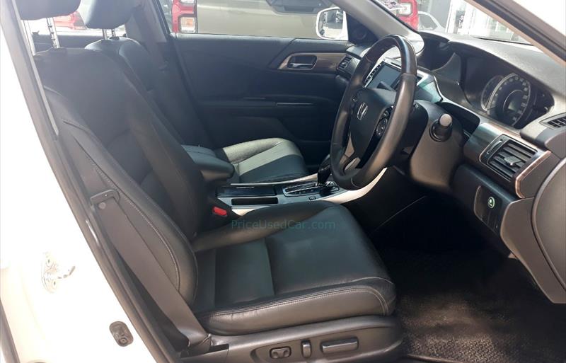 ขายรถเก๋งมือสอง-honda-ฮอนด้า-accord-แอคคอร์ด-รถปี2018-รหัส69248-2cb5fd8a.jpg ขายรถเก๋งมือสอง-honda-ฮอนด้า-accord-แอคคอร์ด-รถปี2018-รหัส69248-2cb5fd8a.jpg