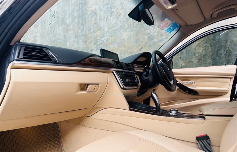 ขายรถเก๋งมือสอง-bmw-บีเอ็มดับบลิว-320d-สามสองศูนย์ดี-รถปี2014-รหัส69381-5668d9bb.jpg ขายรถเก๋งมือสอง-bmw-บีเอ็มดับบลิว-320d-สามสองศูนย์ดี-รถปี2014-รหัส69381-5668d9bb.jpg