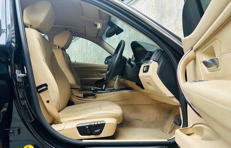 ขายรถเก๋งมือสอง-bmw-บีเอ็มดับบลิว-320d-สามสองศูนย์ดี-รถปี2014-รหัส69381-59aa2cd6.jpg ขายรถเก๋งมือสอง-bmw-บีเอ็มดับบลิว-320d-สามสองศูนย์ดี-รถปี2014-รหัส69381-59aa2cd6.jpg