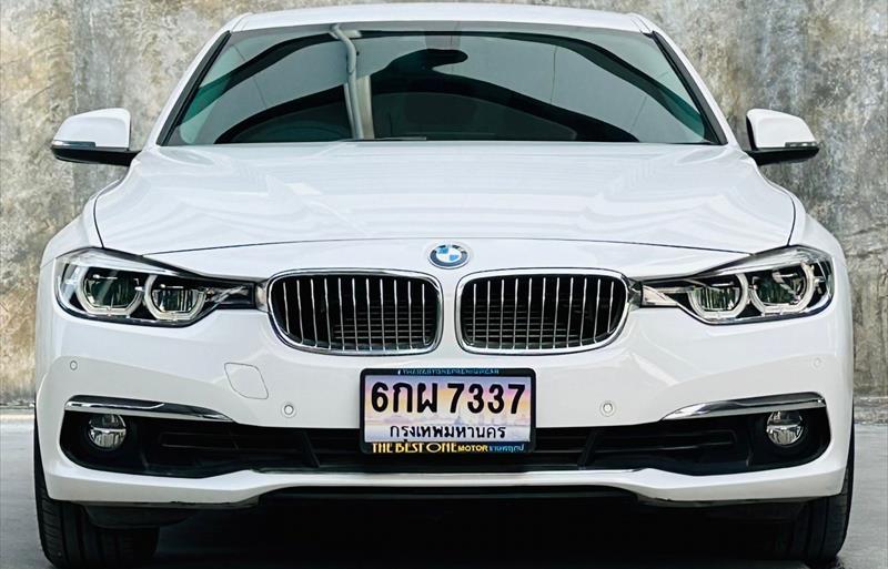 ขายรถเก๋งมือสอง-bmw-บีเอ็มดับบลิว-330e-รถปี2018-รหัส69485-0806649d.jpg ขายรถเก๋งมือสอง-bmw-บีเอ็มดับบลิว-330e-รถปี2018-รหัส69485-0806649d.jpg