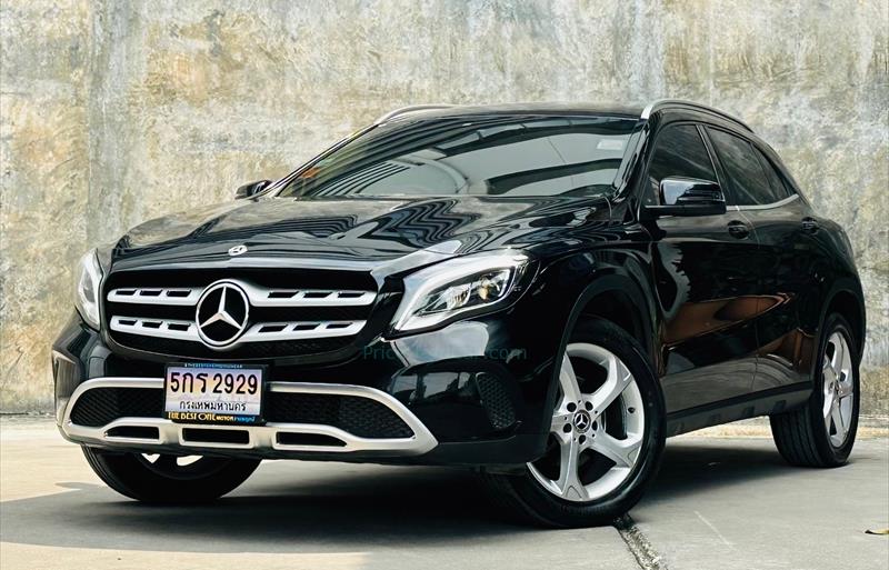 รถเก๋งมือสอง MERCEDES BENZ GLA200 รถปี 2020