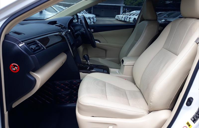 ขายรถเก๋งมือสอง-toyota-โตโยต้า-camry-คัมรี่-รถปี2015-รหัส69598-f4e0ac5c.jpg ขายรถเก๋งมือสอง-toyota-โตโยต้า-camry-คัมรี่-รถปี2015-รหัส69598-f4e0ac5c.jpg