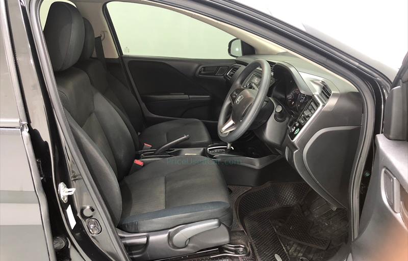 ขายรถเก๋งมือสอง-honda-ฮอนด้า-city-ซิตี้-รถปี2018-รหัส69606-7482894e.jpg ขายรถเก๋งมือสอง-honda-ฮอนด้า-city-ซิตี้-รถปี2018-รหัส69606-7482894e.jpg