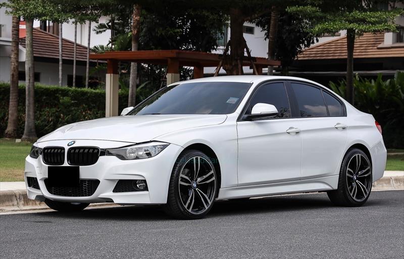 รถเก๋งมือสอง BMW 320i รถปี 2013