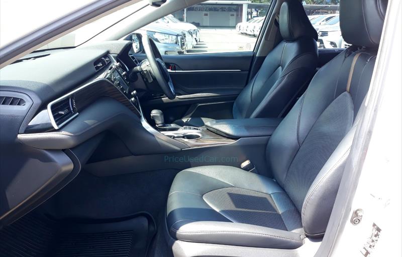 ขายรถเก๋งมือสอง-toyota-โตโยต้า-camry-คัมรี่-รถปี2019-รหัส69751-22eafd5c.jpg ขายรถเก๋งมือสอง-toyota-โตโยต้า-camry-คัมรี่-รถปี2019-รหัส69751-22eafd5c.jpg