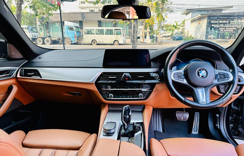 ขายรถเก๋งมือสอง-bmw-บีเอ็มดับบลิว-530i-รถปี2017-รหัส69813-3d6a7723.jpg ขายรถเก๋งมือสอง-bmw-บีเอ็มดับบลิว-530i-รถปี2017-รหัส69813-3d6a7723.jpg