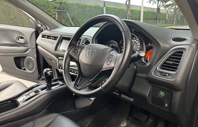 ขายรถ-suv-มือสอง-honda-ฮอนด้า-hr-v-เอชอาร์วี-รถปี2017-รหัส69833-7e59f2d0.jpg ขายรถ-suv-มือสอง-honda-ฮอนด้า-hr-v-เอชอาร์วี-รถปี2017-รหัส69833-7e59f2d0.jpg