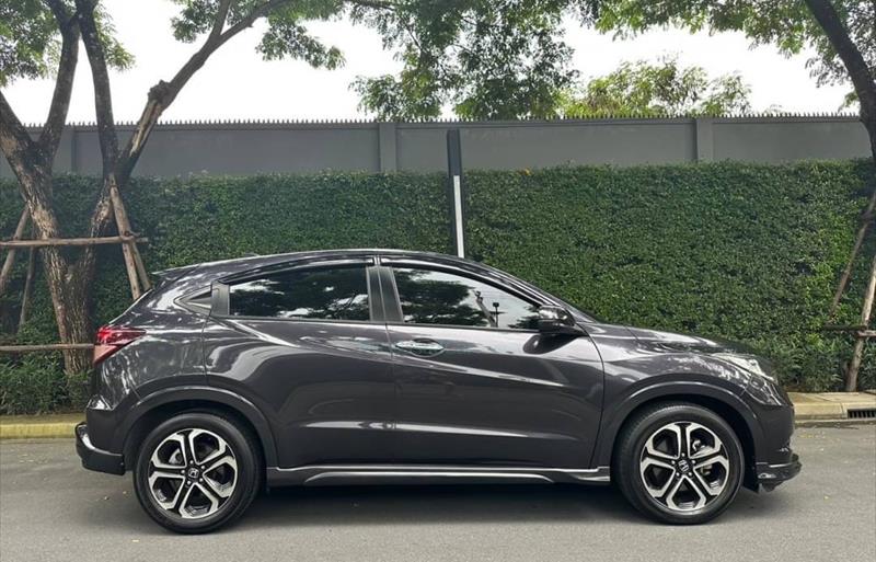 ขายรถ-suv-มือสอง-honda-ฮอนด้า-hr-v-เอชอาร์วี-รถปี2017-รหัส69833-ccd00ee5.jpg ขายรถ-suv-มือสอง-honda-ฮอนด้า-hr-v-เอชอาร์วี-รถปี2017-รหัส69833-ccd00ee5.jpg