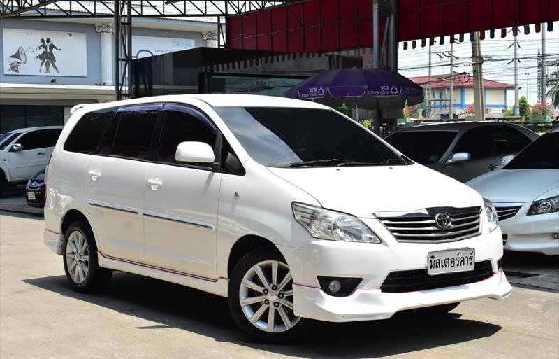 รถตู้มือสอง TOYOTA INNOVA รถปี 2012