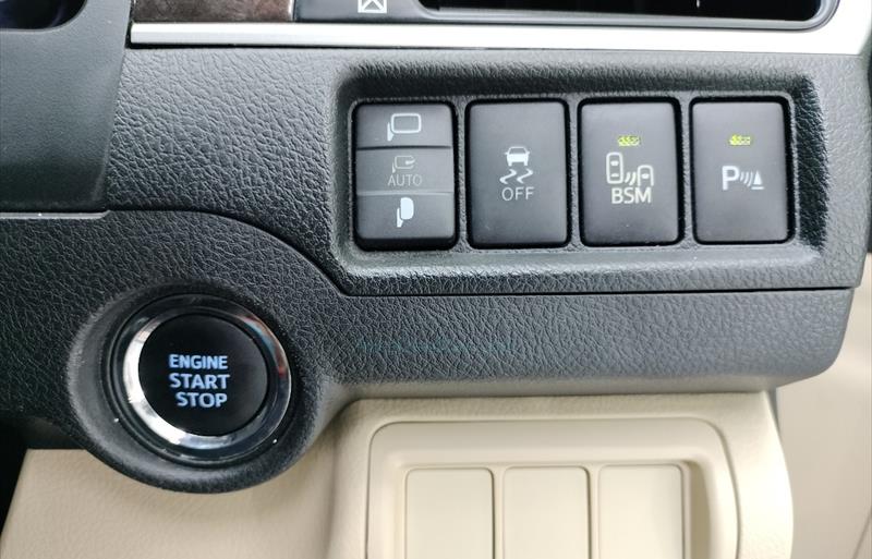 ขายรถเก๋งมือสอง-toyota-โตโยต้า-camry-คัมรี่-รถปี2017-รหัส69911-39e87480.jpg ขายรถเก๋งมือสอง-toyota-โตโยต้า-camry-คัมรี่-รถปี2017-รหัส69911-39e87480.jpg