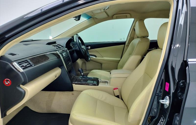 ขายรถเก๋งมือสอง-toyota-โตโยต้า-camry-คัมรี่-รถปี2017-รหัส69911-e90bc75b.jpg ขายรถเก๋งมือสอง-toyota-โตโยต้า-camry-คัมรี่-รถปี2017-รหัส69911-e90bc75b.jpg