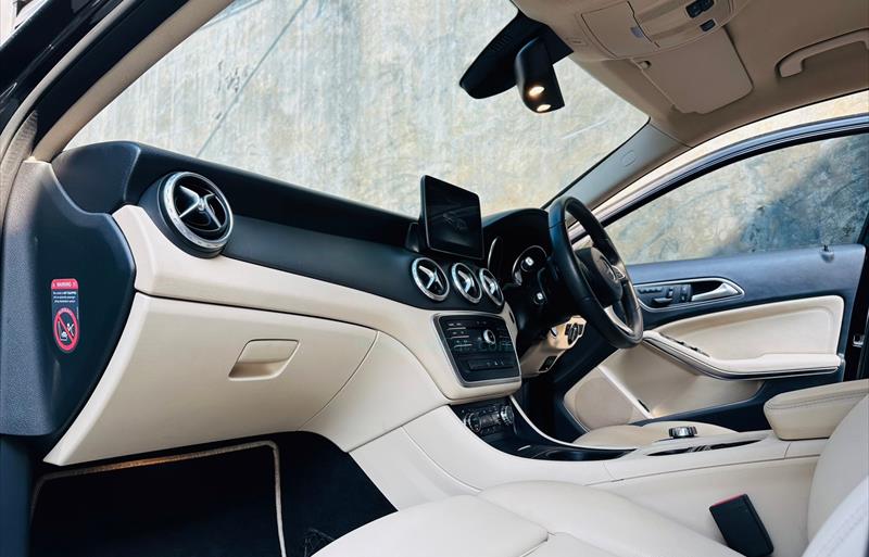 ขายรถเก๋งมือสอง-mercedes-benz-เมอร์เซเดสเบนซ์-gla200-รถปี2017-รหัส69922-10c146d9.jpg ขายรถเก๋งมือสอง-mercedes-benz-เมอร์เซเดสเบนซ์-gla200-รถปี2017-รหัส69922-10c146d9.jpg
