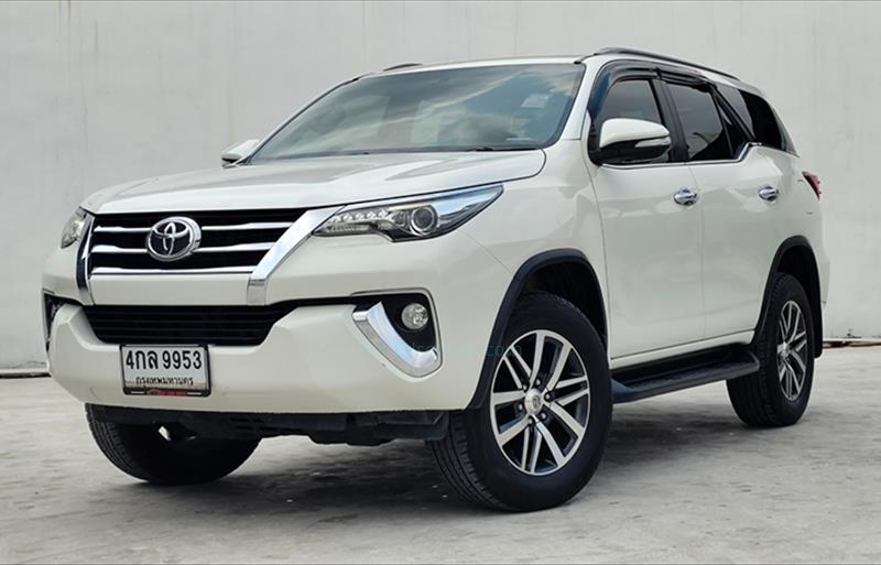 รถ SUV มือสอง  TOYOTA FORTUNER 2.4 V รถปี2015
