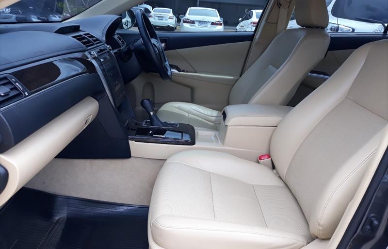 ขายรถเก๋งมือสอง-toyota-โตโยต้า-camry-คัมรี่-รถปี2017-รหัส69959-7d7dc955.jpg ขายรถเก๋งมือสอง-toyota-โตโยต้า-camry-คัมรี่-รถปี2017-รหัส69959-7d7dc955.jpg