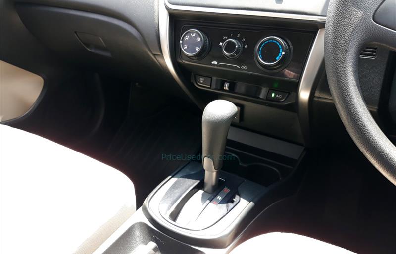 ขายรถเก๋งมือสอง-honda-ฮอนด้า-city-ซิตี้-รถปี2016-รหัส69982-a8c00ca2.jpg ขายรถเก๋งมือสอง-honda-ฮอนด้า-city-ซิตี้-รถปี2016-รหัส69982-a8c00ca2.jpg