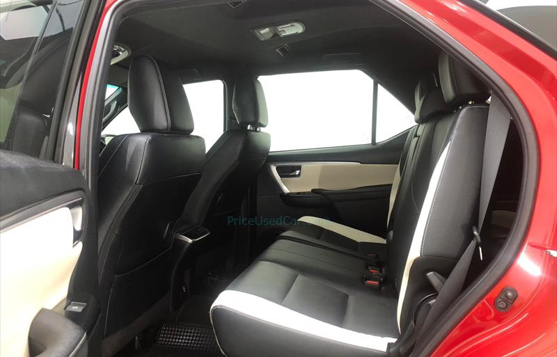 ขายรถ-suv-มือสอง-toyota-โตโยต้า-fortuner-ฟอร์จูนเนอร์-รถปี2021-รหัส70097-96dcd998.jpg ขายรถ-suv-มือสอง-toyota-โตโยต้า-fortuner-ฟอร์จูนเนอร์-รถปี2021-รหัส70097-96dcd998.jpg