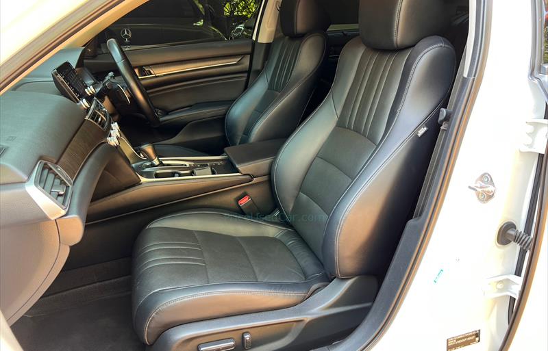 ขายรถเก๋งมือสอง-honda-ฮอนด้า-accord-แอคคอร์ด-รถปี2019-รหัส70113-1c6125c9.jpg ขายรถเก๋งมือสอง-honda-ฮอนด้า-accord-แอคคอร์ด-รถปี2019-รหัส70113-1c6125c9.jpg