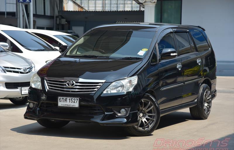 รถตู้มือสอง TOYOTA INNOVA รถปี 2013