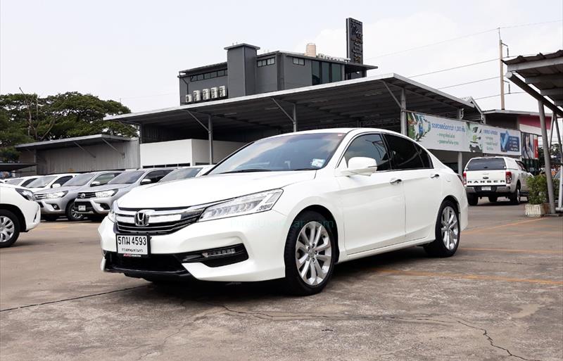 รถเก๋งมือสอง HONDA ACCORD รถปี 2017