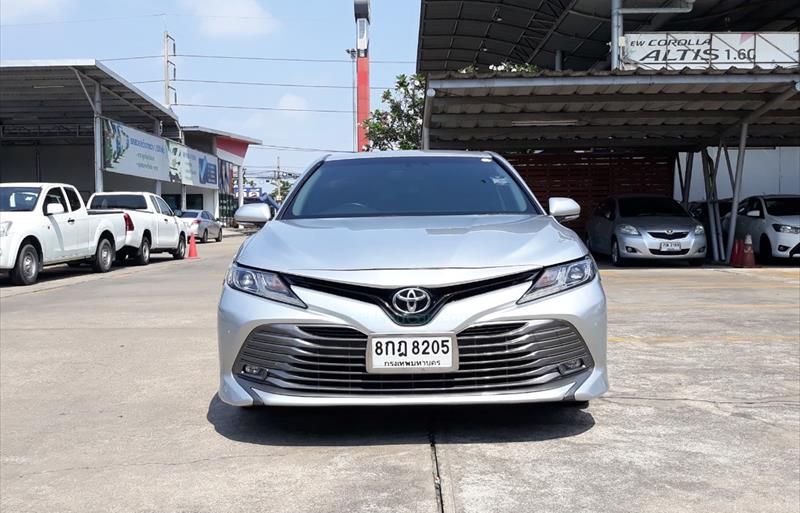 ขายรถเก๋งมือสอง-toyota-โตโยต้า-camry-คัมรี่-รถปี2019-รหัส70217-10d2d7ee.jpg ขายรถเก๋งมือสอง-toyota-โตโยต้า-camry-คัมรี่-รถปี2019-รหัส70217-10d2d7ee.jpg