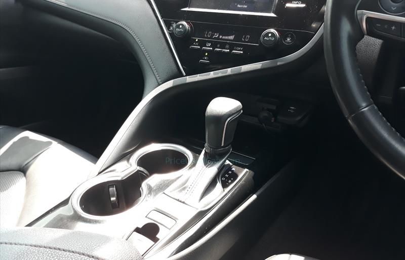 ขายรถเก๋งมือสอง-toyota-โตโยต้า-camry-คัมรี่-รถปี2019-รหัส70246-6b9d091a.jpg ขายรถเก๋งมือสอง-toyota-โตโยต้า-camry-คัมรี่-รถปี2019-รหัส70246-6b9d091a.jpg