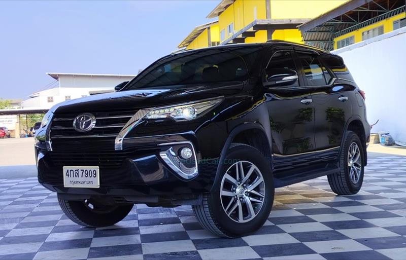 รถ SUV มือสอง  TOYOTA FORTUNER 2.4 V รถปี2015