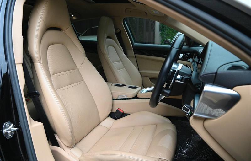 ขายรถเก๋งมือสอง-porsche-ปอร์เช่-panamera-รถปี2018-รหัส70301-7f4d446a.jpg ขายรถเก๋งมือสอง-porsche-ปอร์เช่-panamera-รถปี2018-รหัส70301-7f4d446a.jpg
