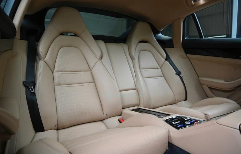 ขายรถเก๋งมือสอง-porsche-ปอร์เช่-panamera-รถปี2018-รหัส70301-b5428c0e.jpg ขายรถเก๋งมือสอง-porsche-ปอร์เช่-panamera-รถปี2018-รหัส70301-b5428c0e.jpg