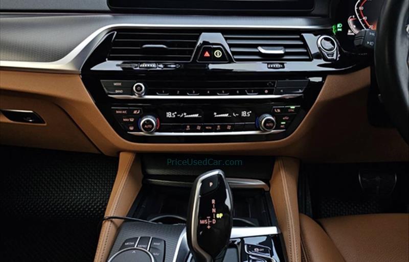 ขายรถเก๋งมือสอง-bmw-บีเอ็มดับบลิว-520d-ห้าสองศูนย์ดี-รถปี2021-รหัส70389-af38cf99.jpg ขายรถเก๋งมือสอง-bmw-บีเอ็มดับบลิว-520d-ห้าสองศูนย์ดี-รถปี2021-รหัส70389-af38cf99.jpg