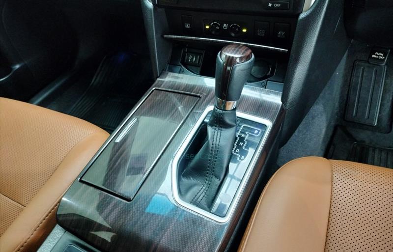 ขายรถเก๋งมือสอง-toyota-โตโยต้า-camry-คัมรี่-รถปี2017-รหัส70407-a77e68cb.jpg ขายรถเก๋งมือสอง-toyota-โตโยต้า-camry-คัมรี่-รถปี2017-รหัส70407-a77e68cb.jpg