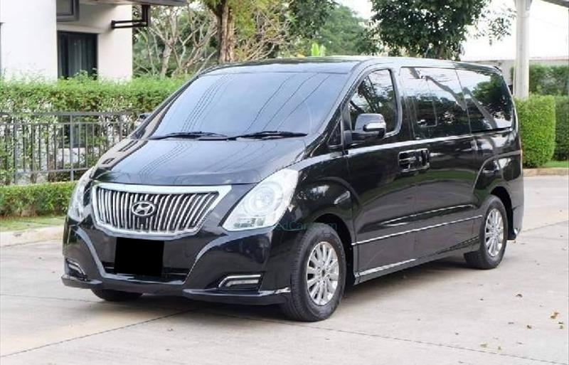 รถตู้มือสอง HYUNDAI H-1 รถปี 2016