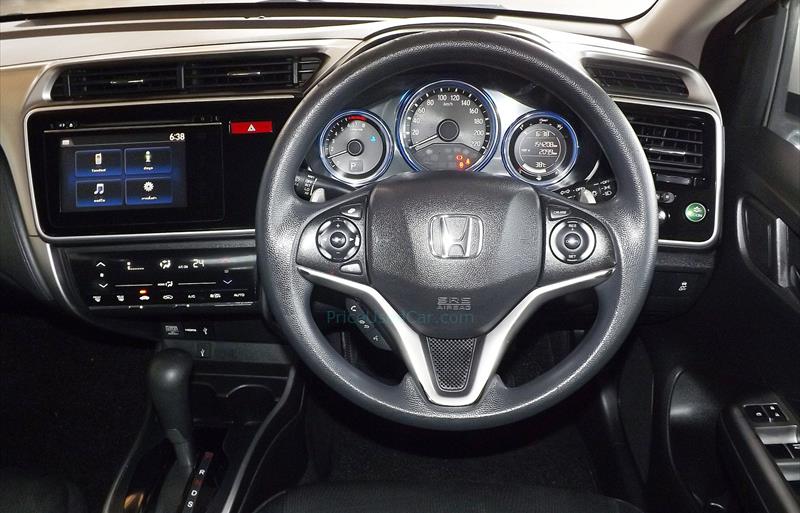 ขายรถเก๋งมือสอง-honda-ฮอนด้า-city-ซิตี้-รถปี2015-รหัส70523-10c1b8bf.jpg ขายรถเก๋งมือสอง-honda-ฮอนด้า-city-ซิตี้-รถปี2015-รหัส70523-10c1b8bf.jpg