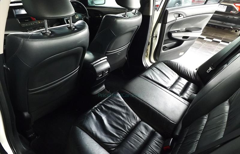 ขายรถเก๋งมือสอง-honda-ฮอนด้า-accord-แอคคอร์ด-รถปี2012-รหัส70533-8364422a.jpg ขายรถเก๋งมือสอง-honda-ฮอนด้า-accord-แอคคอร์ด-รถปี2012-รหัส70533-8364422a.jpg
