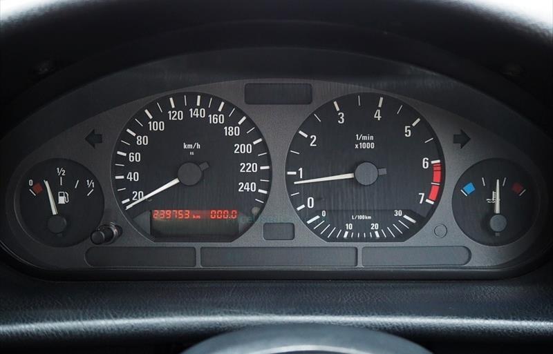 ขายรถเก๋งมือสอง-bmw-บีเอ็มดับบลิว-318i-รถปี2000-รหัส70549-55829b60.jpg ขายรถเก๋งมือสอง-bmw-บีเอ็มดับบลิว-318i-รถปี2000-รหัส70549-55829b60.jpg